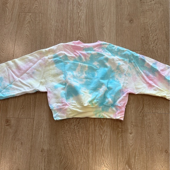 Women’s LIVINCOOL Tie-dye Cropped Pullover Crewneck - S - Picture 2 of 4